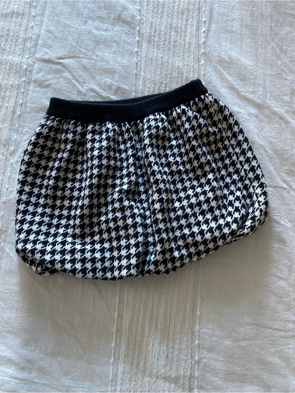 Girls Black and White Houndstooth Knit Bubble Skirt